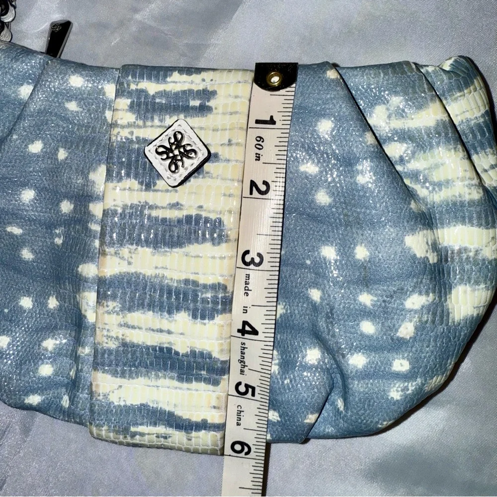 Simply Vera Vera Wang Baby‎ Blue & White Exotic Print Women's Wristlet Purse